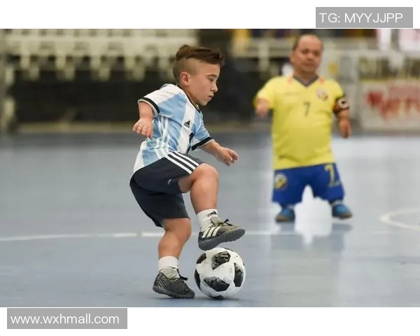 足球明星罹患侏儒病的故事与奋斗历程揭秘